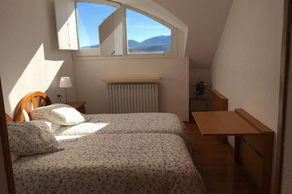 Apartamento Aticoroel Appartement Jaca Buitenkant foto