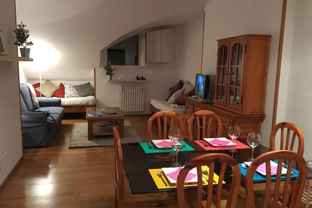 Apartamento Aticoroel Appartement Jaca Buitenkant foto