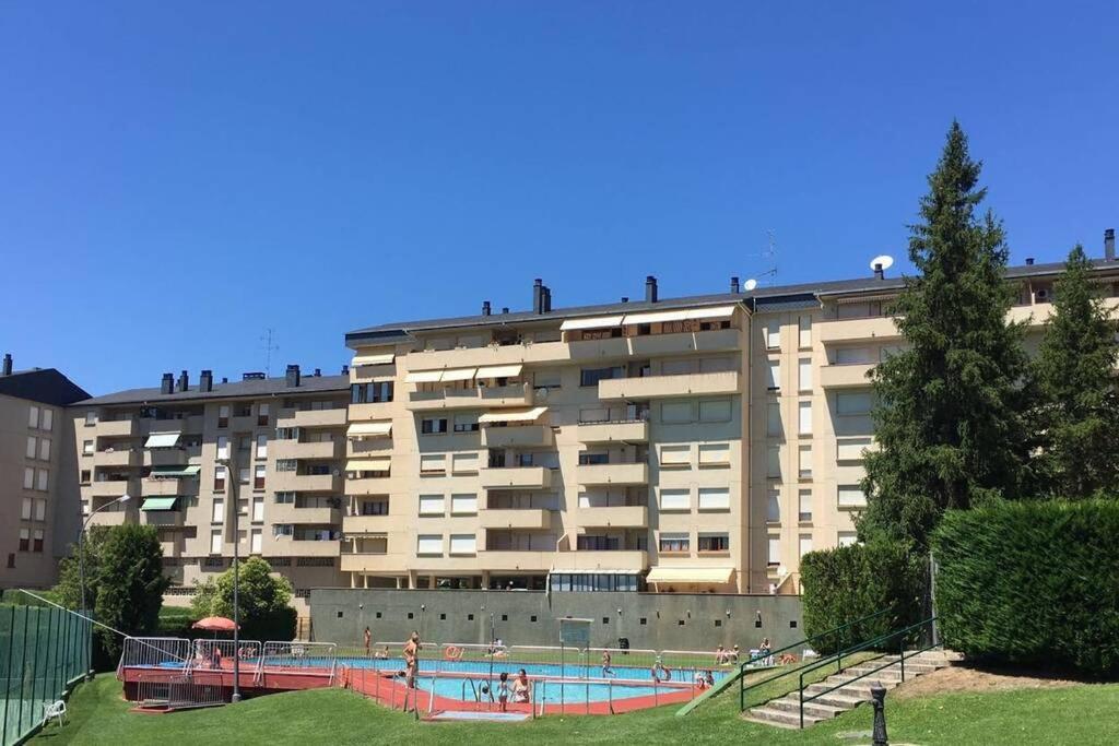 Apartamento Aticoroel Appartement Jaca Buitenkant foto