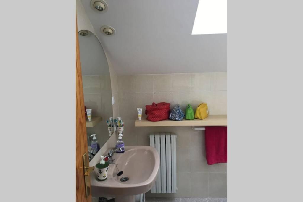 Apartamento Aticoroel Appartement Jaca Buitenkant foto